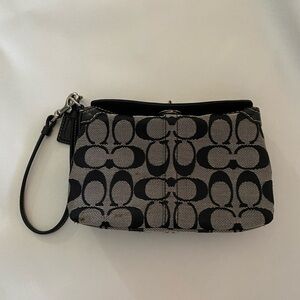 Coach Signature C turnlock black gray Wristlet
